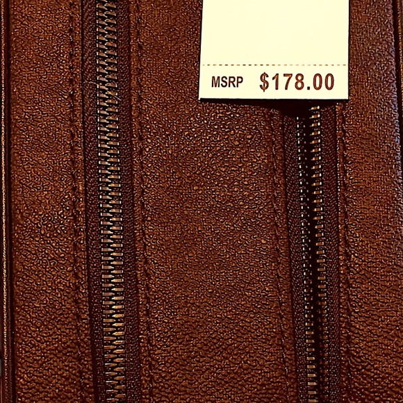 New Michael Kors Bag /Toiletry Bag. - Picture 2 of 5